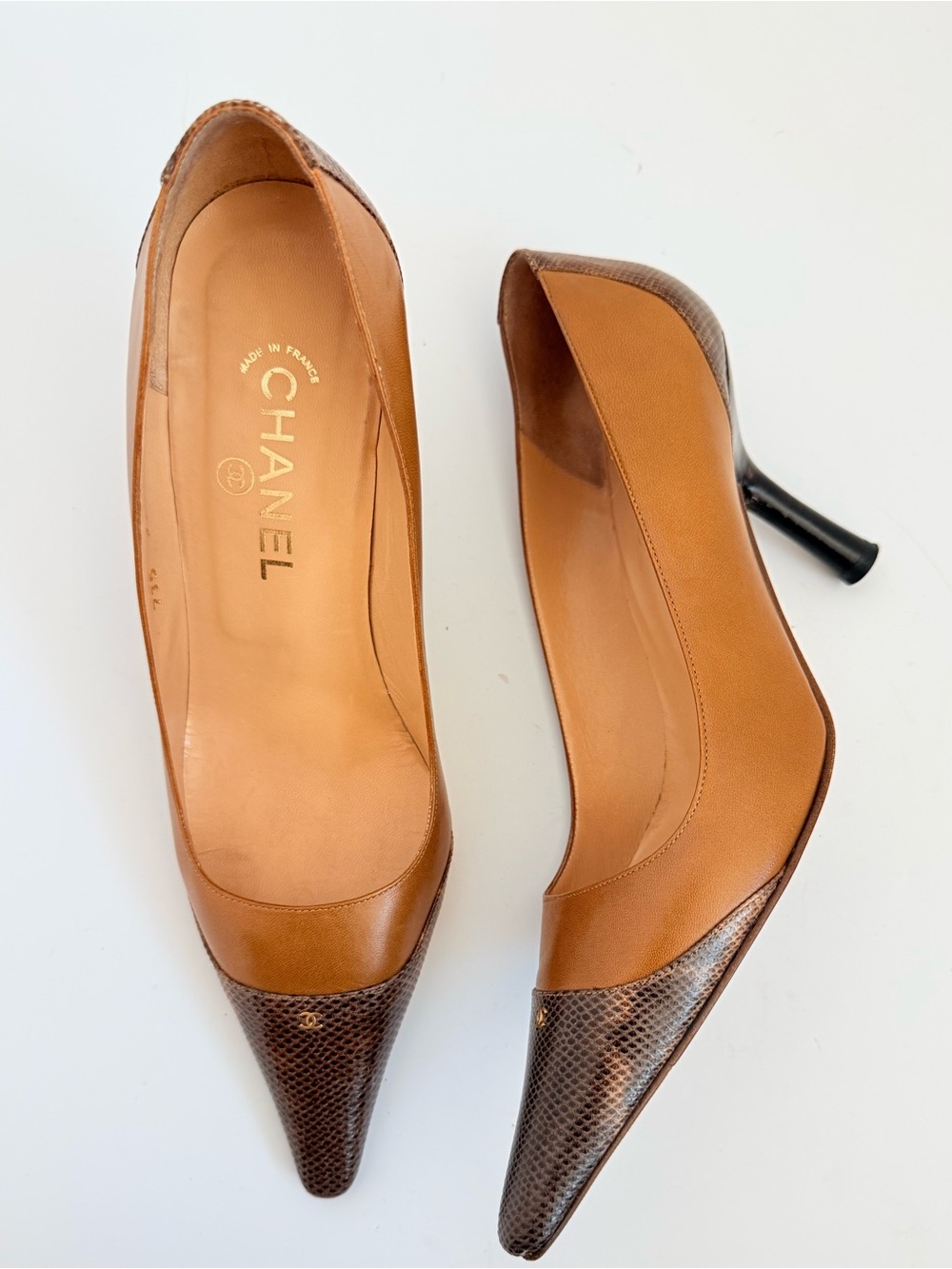 Vintage CHANEL Karl Lagerfeld Lizard Cap Toe Classic Pumps 38.5 Beige leather